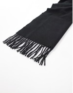 supersoft scarf with tassels in black