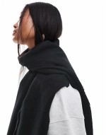 supersoft scarf with tassels in black