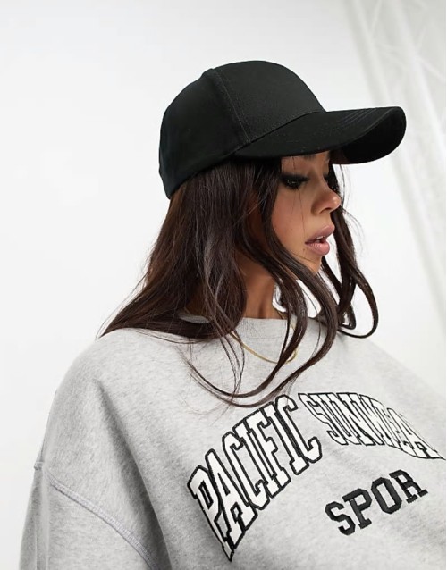 plain baseball cap with improved fit in black