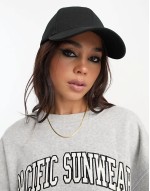 plain baseball cap with improved fit in black