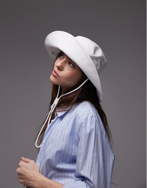 drawstring safari style sunset bucket hat in white