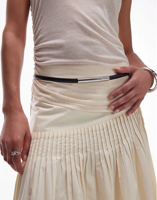 slim leather belt with metalic detail with adjustable closure in black